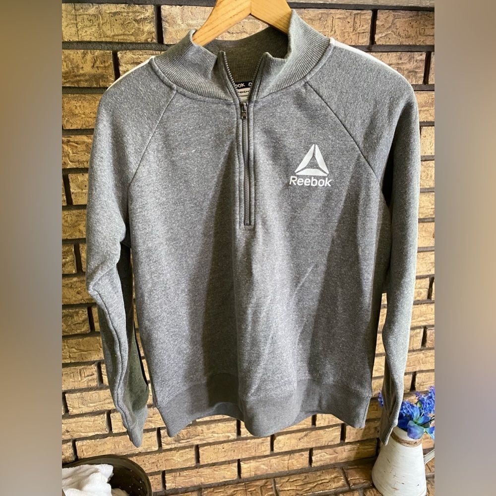 Reebok nwt pull over
